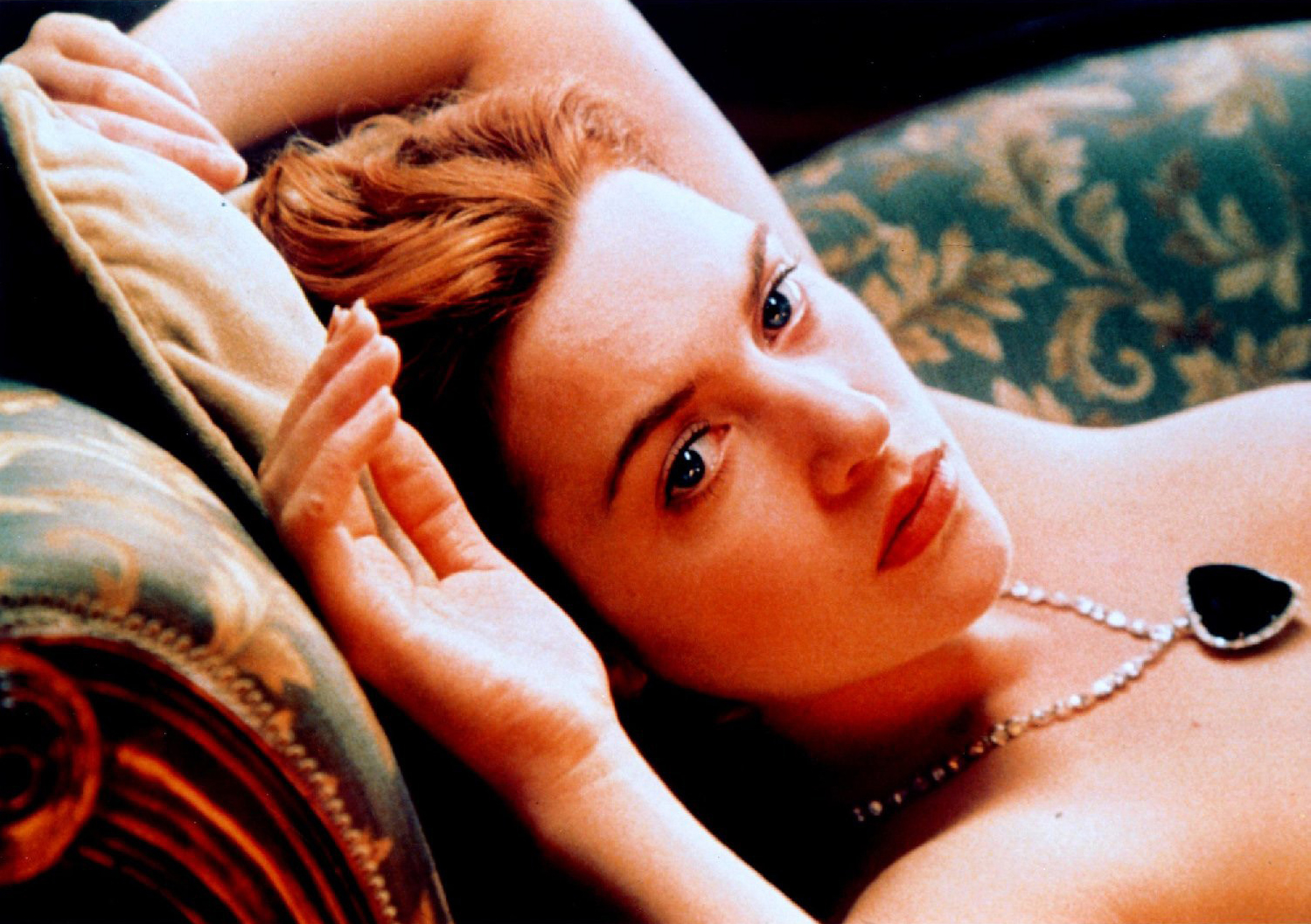Кейт Уинслет Позирует Для Картины – Титаник 1997