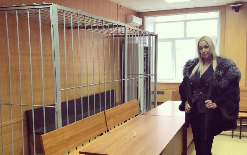 Анастасии Волочковой стало плохо в зале суда