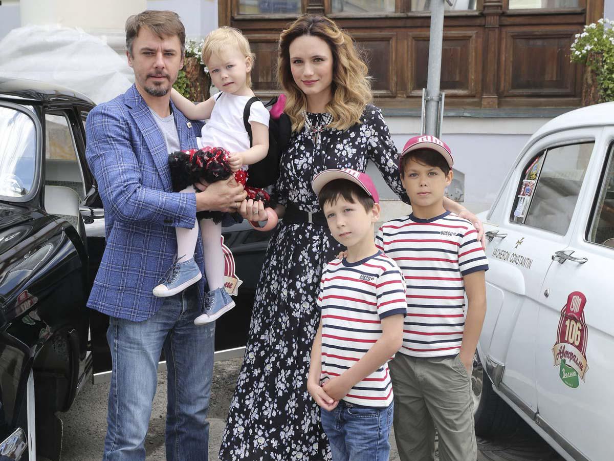 Супруга и дети Игоря Петренко не живут, а выживают. Что происходит в семье талантливого актера?