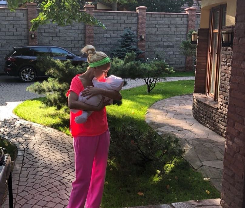 Лера Кудрявцева в подробностях рассказала о своей беременности с помощью ЭКО и другие интересные секреты из жизни