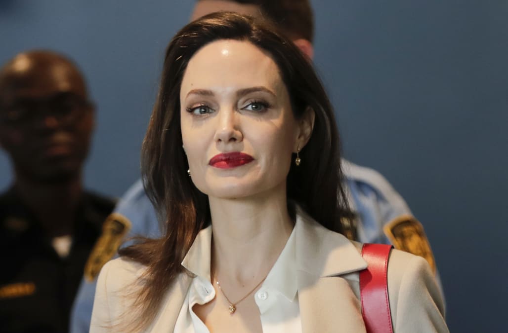 Дошла до анорексии: почему Анджелина Джоли резко похудела