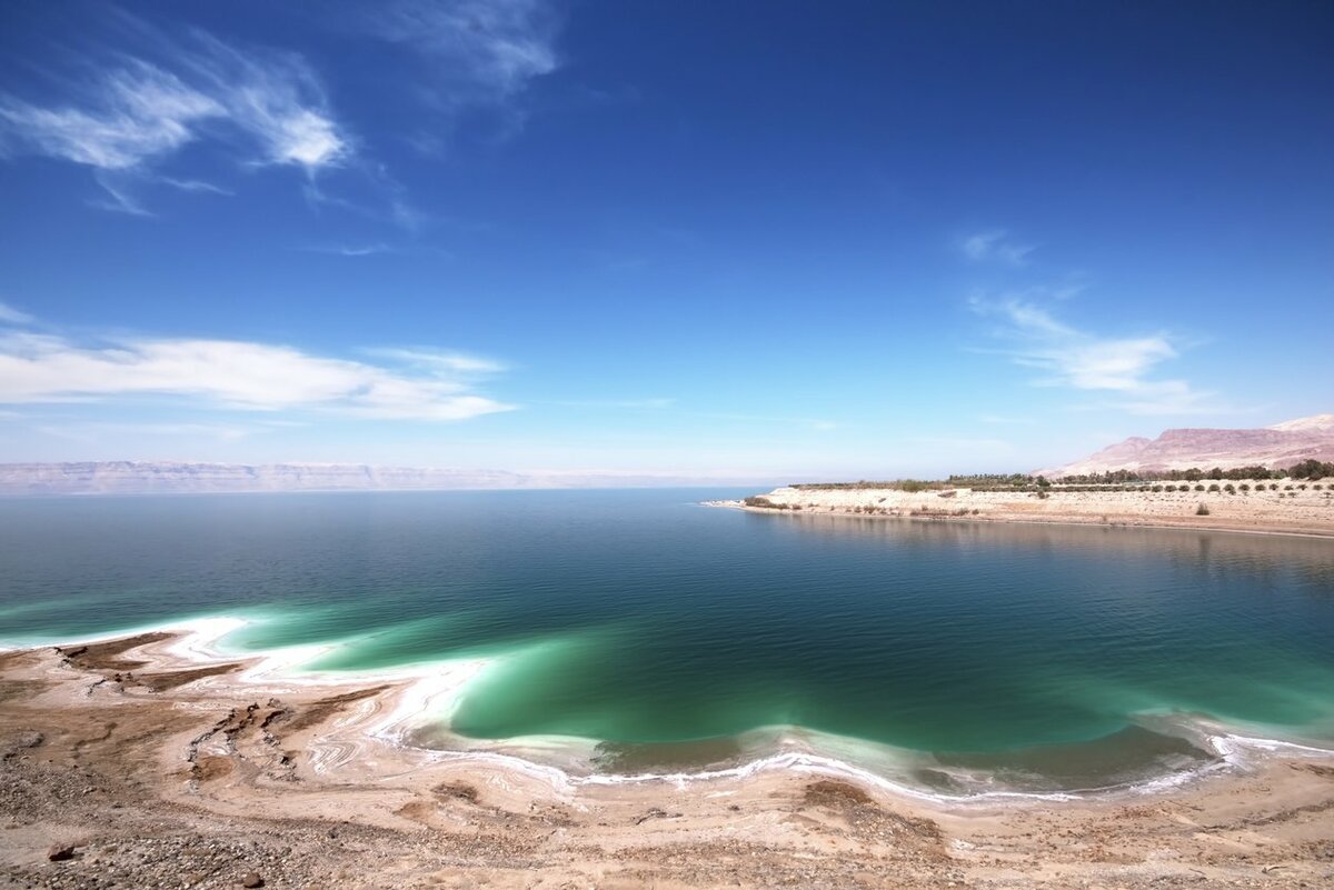 Почему Мертвое море такое соленое?