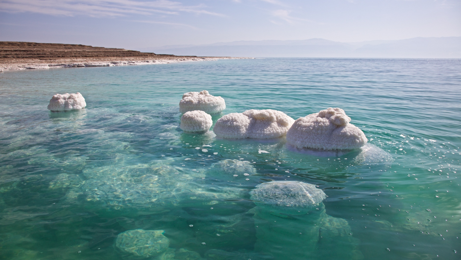 Почему Мертвое море такое соленое?