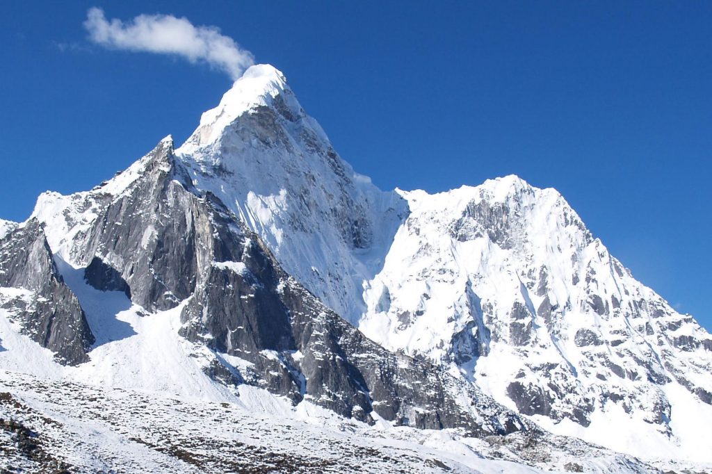 Эверест - самая высокая гора в мире