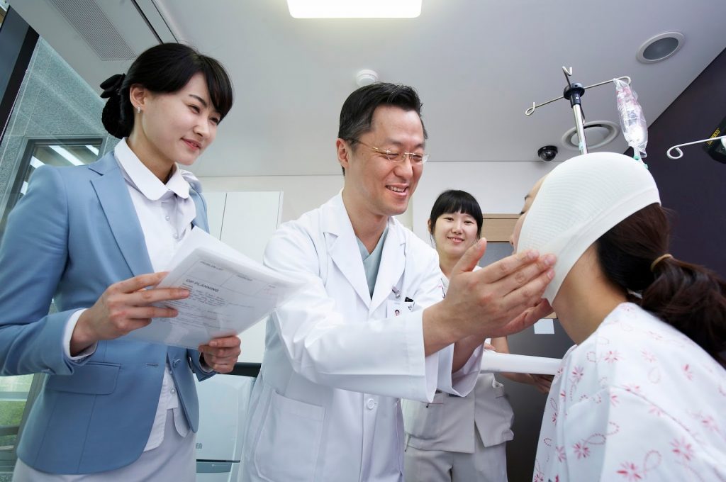 6 популярных хирургических процедур в Южной Корее