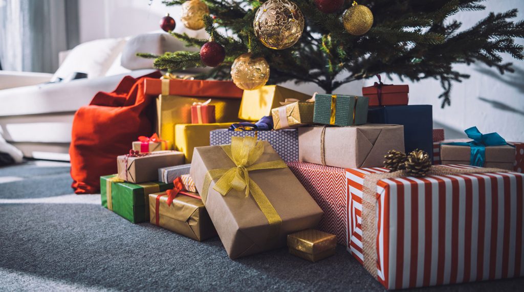 7 лучших идей подарков на Новый год, которыми можно удивить своих близких