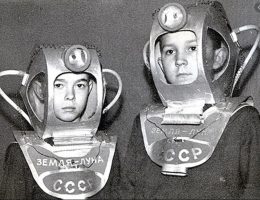 Как родители шили новогодние костюмы для своих детей в СССР?