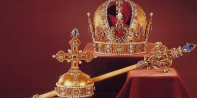 Откуда взялись символы монархии в России?